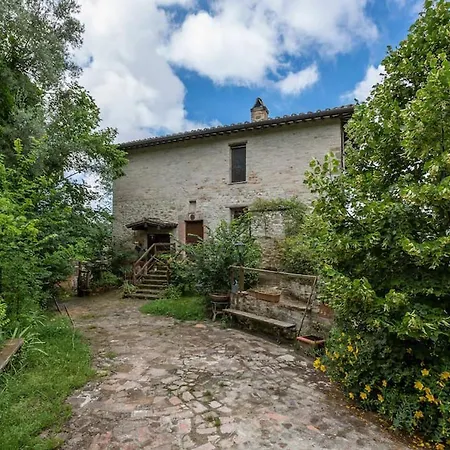 Il Poggio Degli Scoiattoli Bed and breakfast